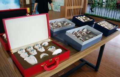首届武陵山茶文化节举办茶产品展示展销活动